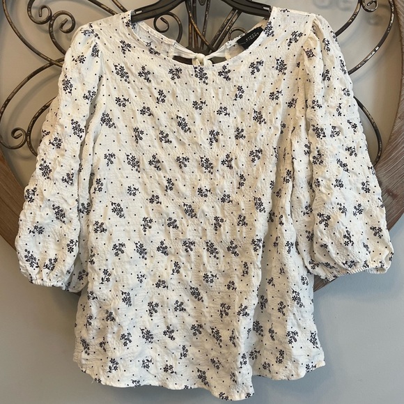 Fifty Street Floral / Polka Dot and Puckered Fabric Top - Picture 2 of 6